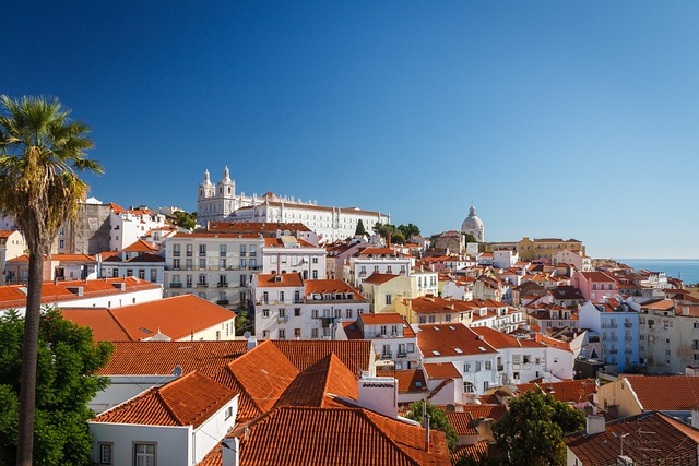 Explore Lisbon, Portugal: Vibrant Culture, History & Beauty